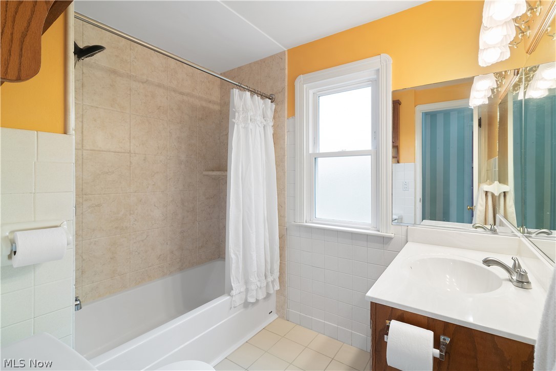 Lorain Woods - Residential