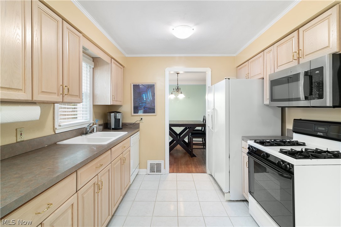 Lorain Woods - Residential