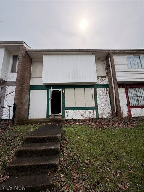 Townhouse For Sale - 9420 Mount Auburn Avenue<br/> Cleveland, OH 44104