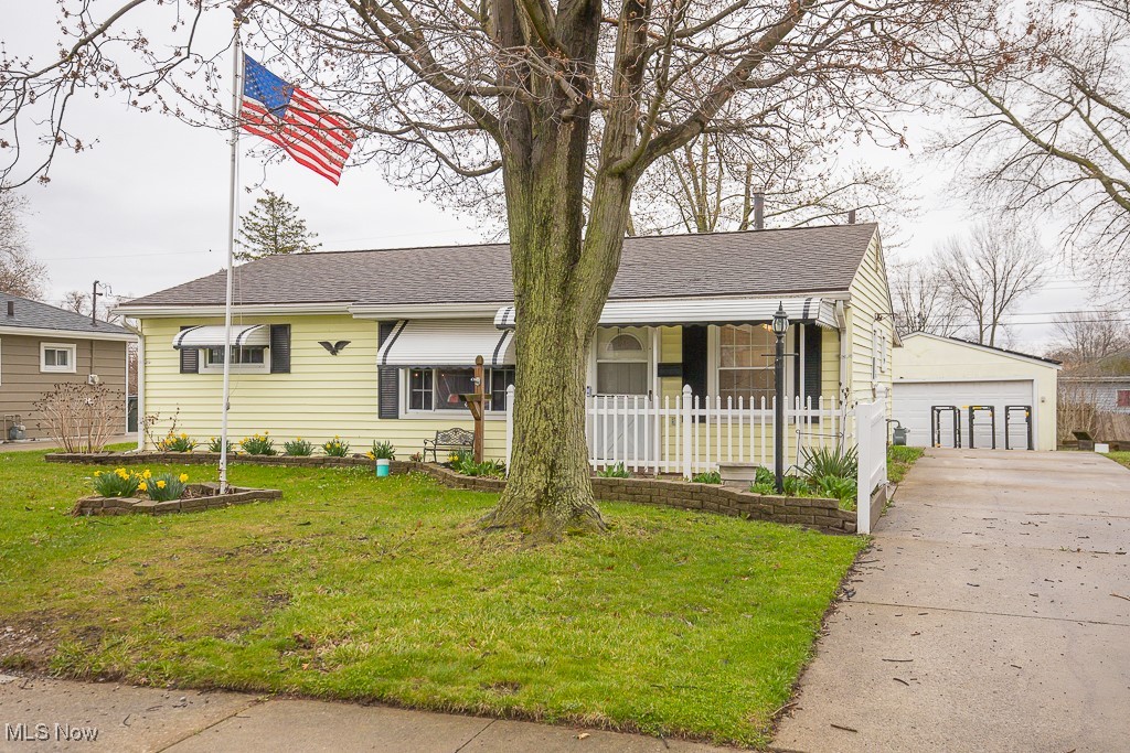 512 Willow Park Road, Elyria, Ohio image 1