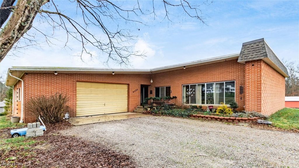 Photo of 4355 Shimoda Lane, Zanesville, OH 43701 (MLS # 5182428)