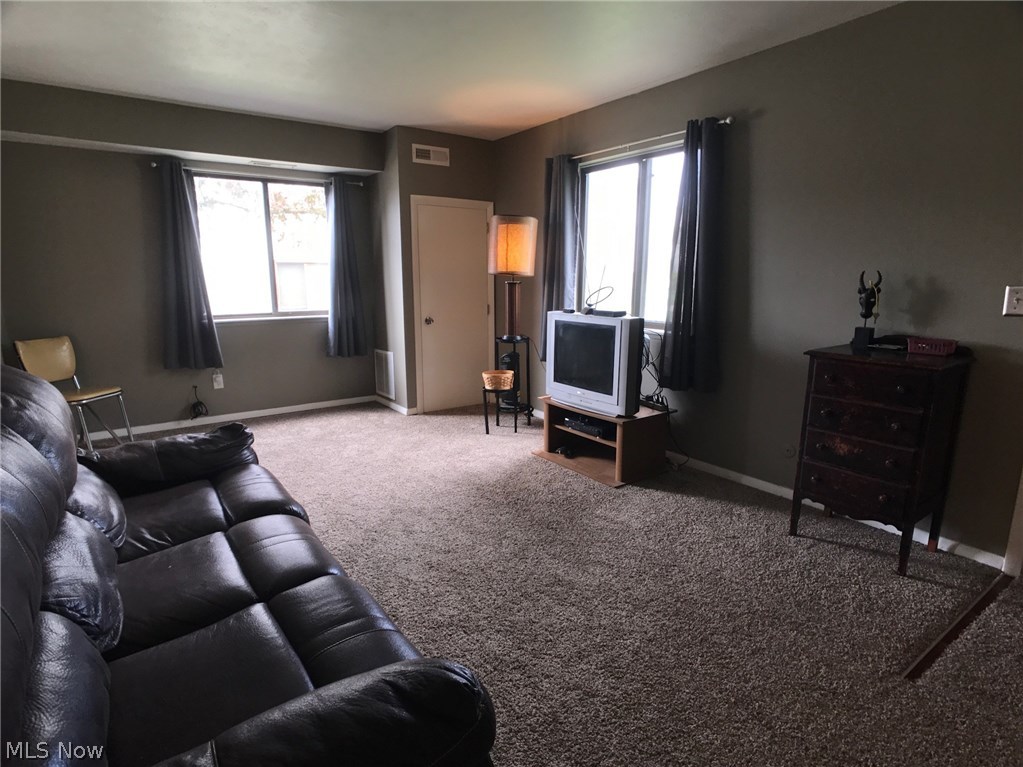 Kings Court Condo - Residential