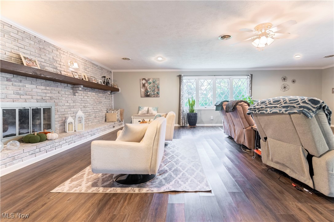 Huber Realty Cos Mayfield Acr - Residential