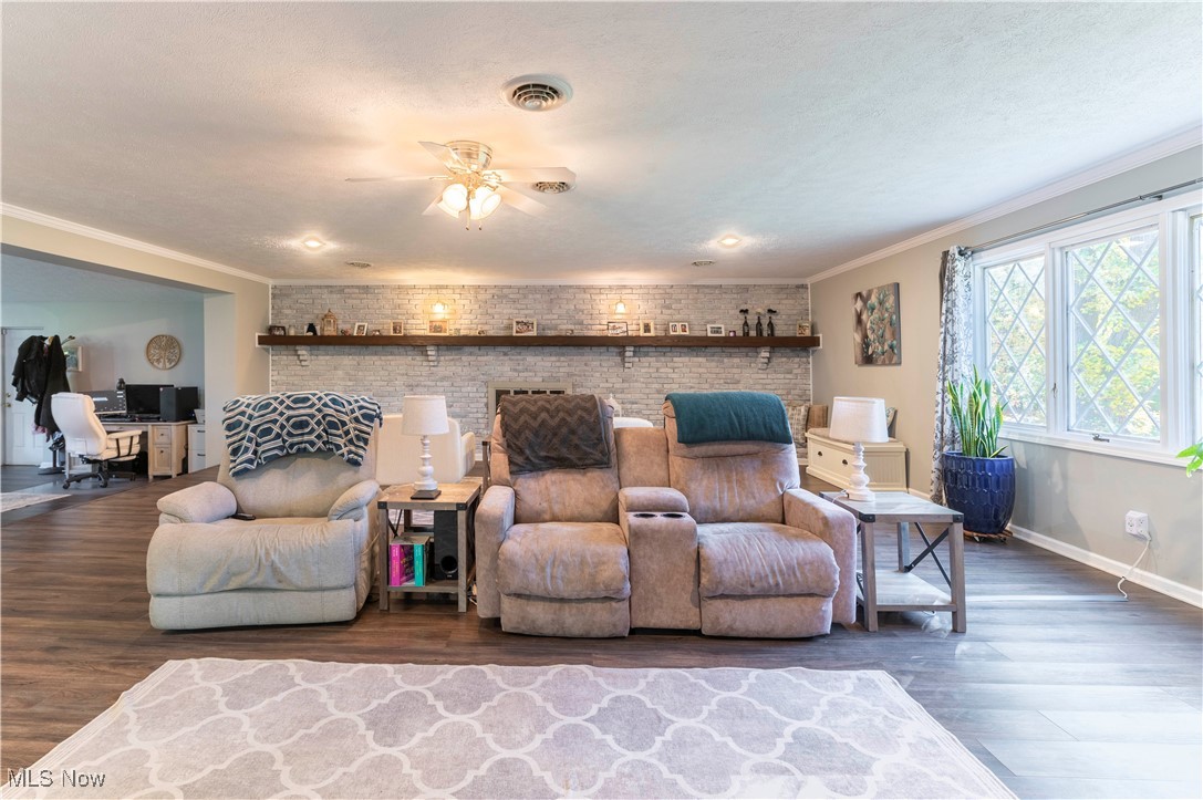 Huber Realty Cos Mayfield Acr - Residential