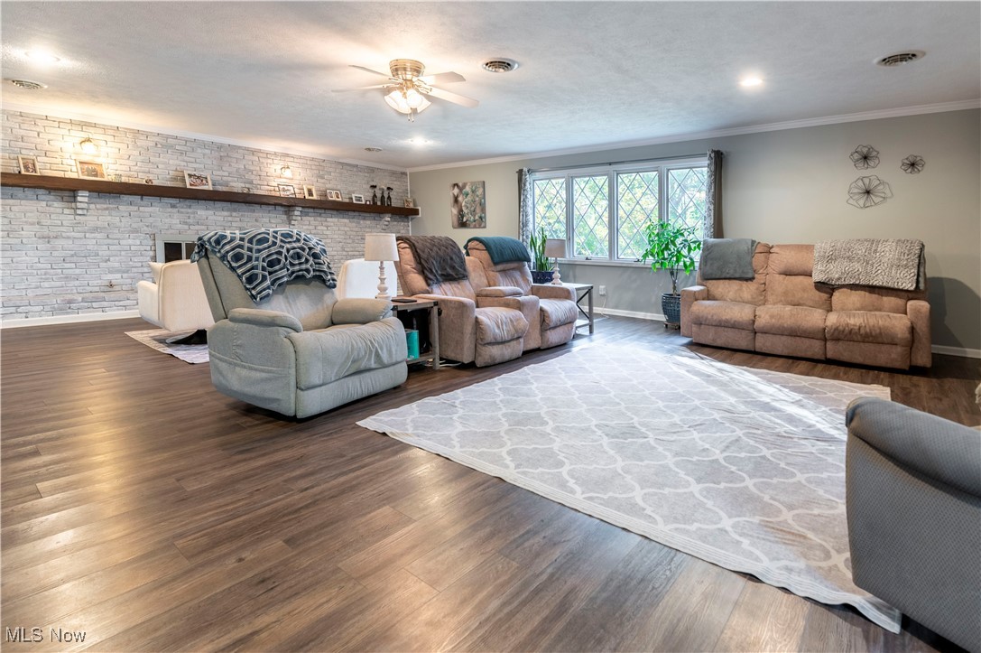 Huber Realty Cos Mayfield Acr - Residential