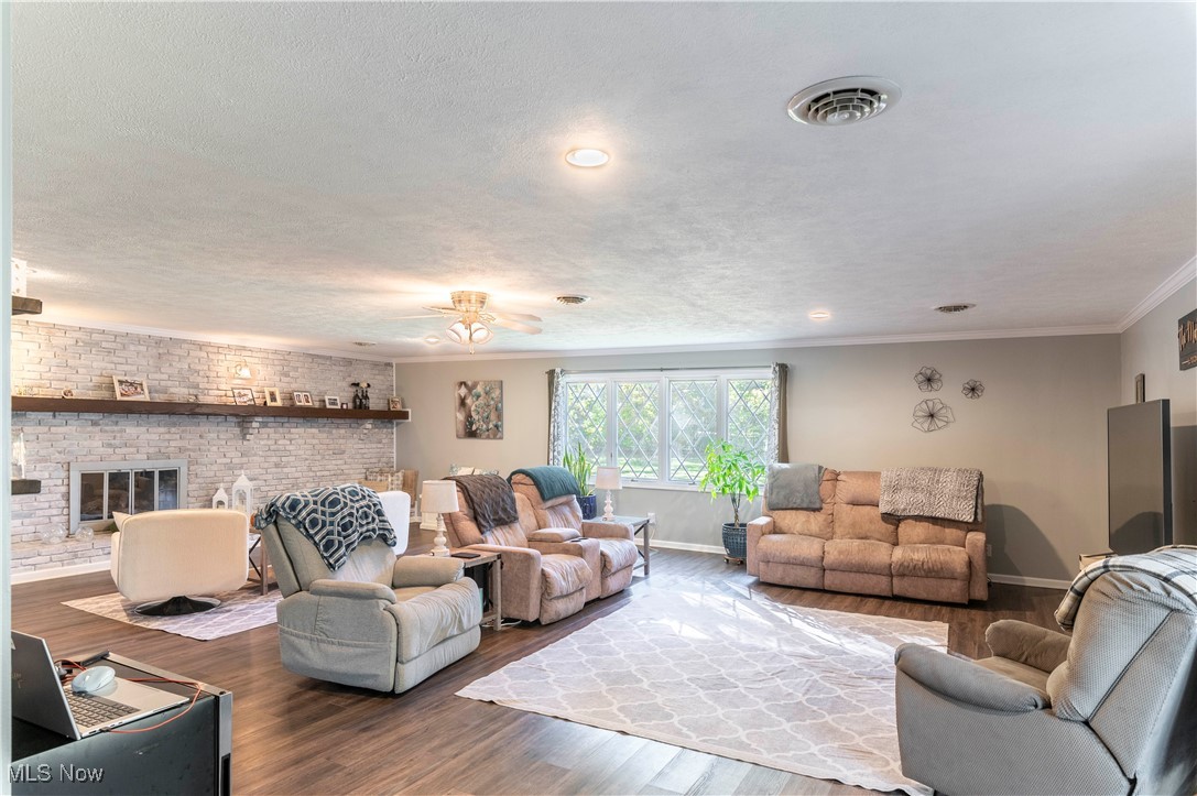 Huber Realty Cos Mayfield Acr - Residential