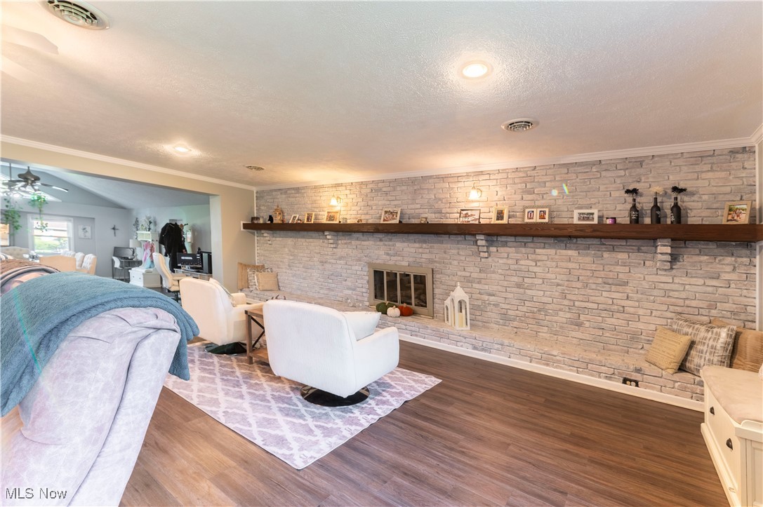 Huber Realty Cos Mayfield Acr - Residential