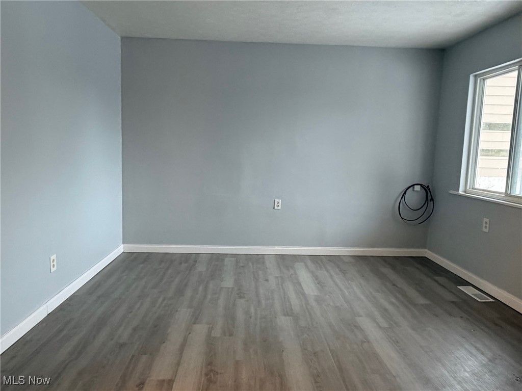 Photo of 2045 20th Street SW, Akron, OH 44314 (MLS # 5182707)