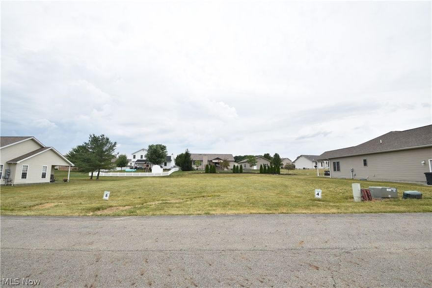 New construction villa on quiet cul de sac street with a 15 year tax abatement!  Three available plans to choose from ranging from 1311 - 1750 sq/ft.  Build your dream home with all your favorite finishing touches.  Quality living at a discount!