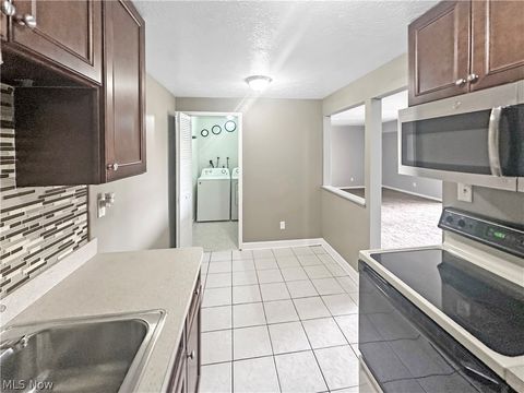 Tiny photo for 9640 Cove Drive #A-36, North Royalton, OH 44133 (MLS # 5190074)