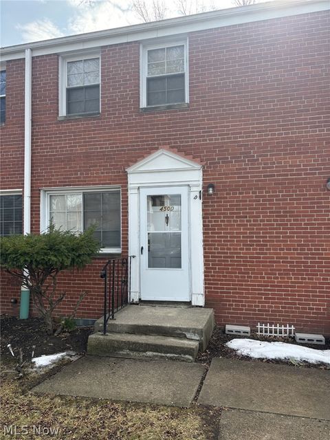 Condo For Sale - 450 Kenwood Drive #D-12<br/> Euclid, OH 44123