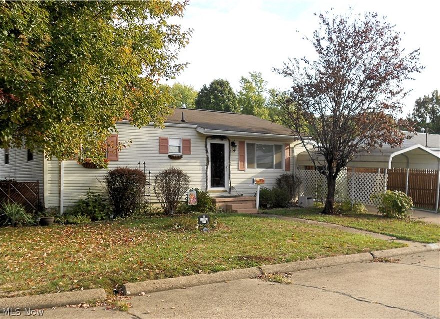 3 bedroom, 1 full bath, clean and Move in Ready! Cute as can be. Fenced in yard, carport, storage shed. Schools; Emerson, Hamilton, PHS