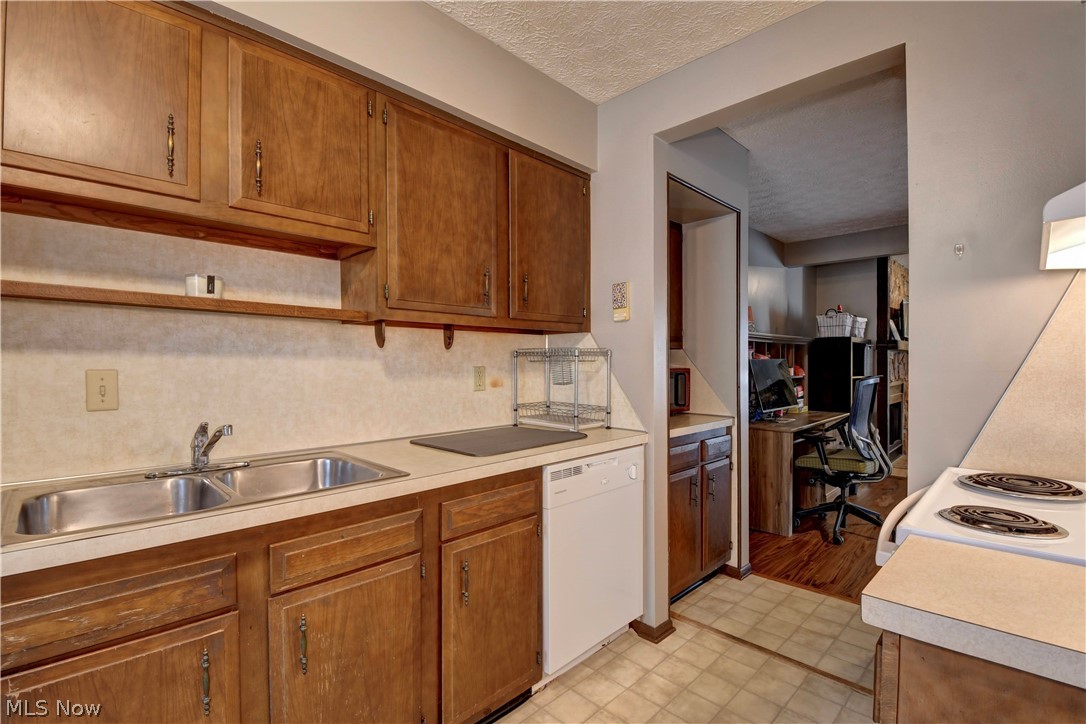 Hampton Ridge Condo - Residential