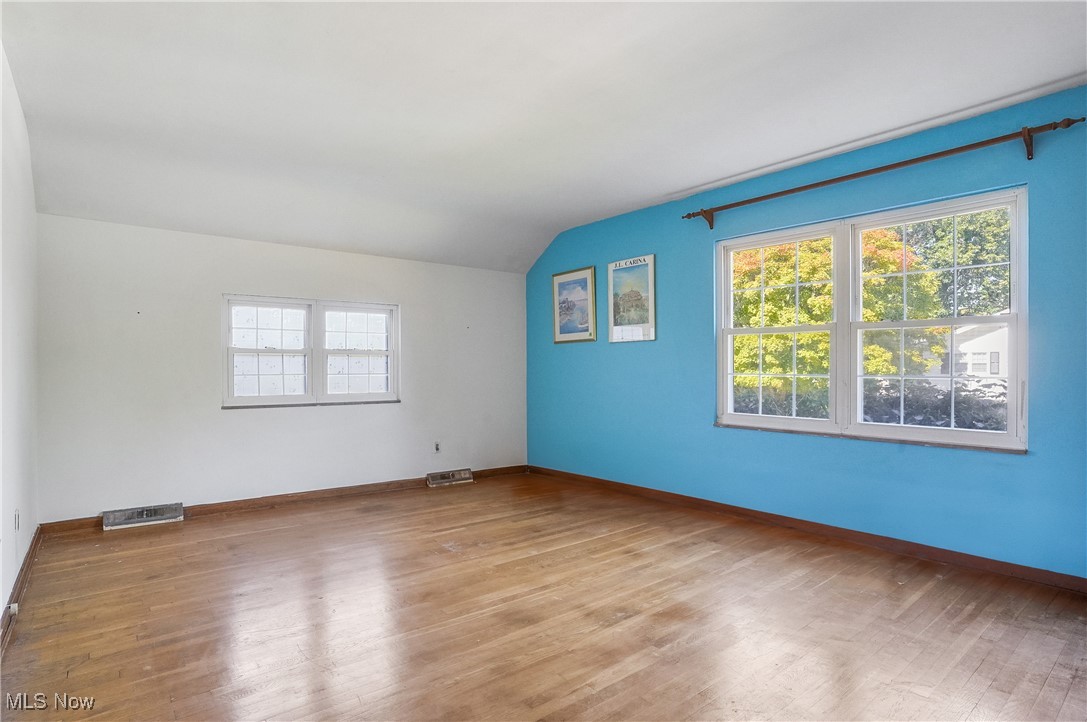 Akron, Ohio 44313, United States, 3 Bedrooms Bedrooms, ,3 BathroomsBathrooms,Residential,Contingent,39635