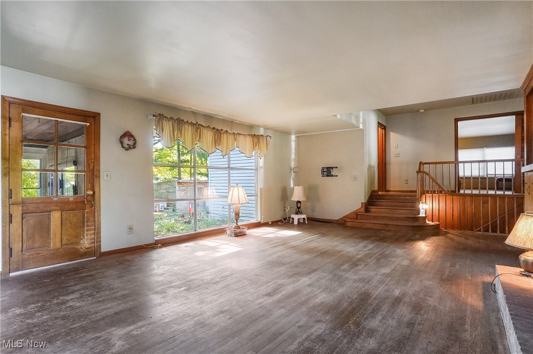 Akron, Ohio 44313, United States, 3 Bedrooms Bedrooms, ,3 BathroomsBathrooms,Residential,Contingent,39635