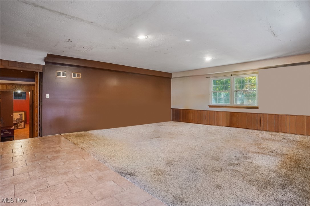 Akron, Ohio 44313, United States, 3 Bedrooms Bedrooms, ,3 BathroomsBathrooms,Residential,Contingent,39635