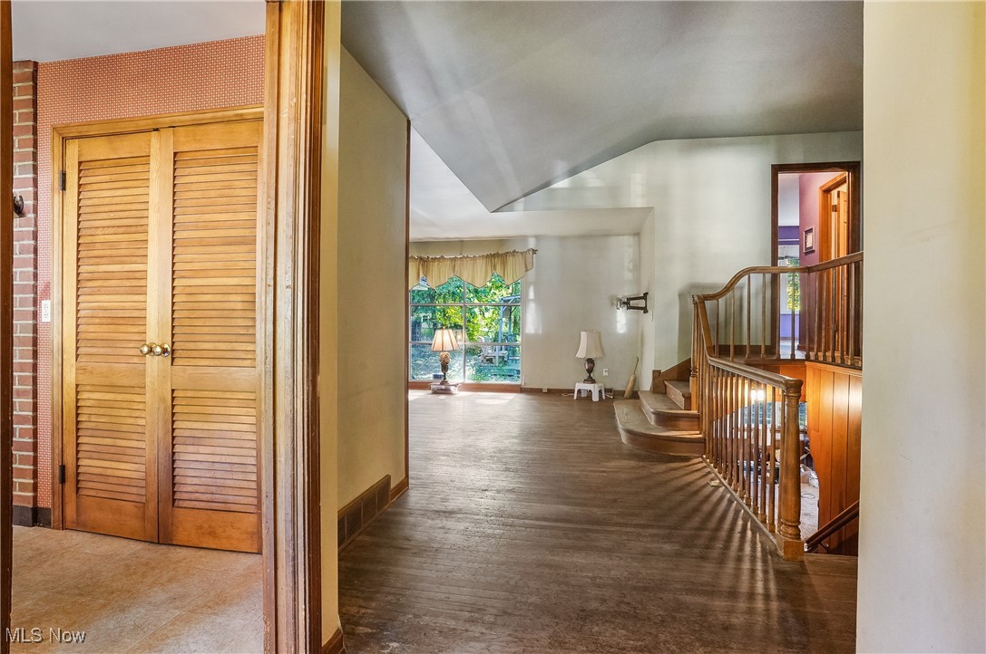 Akron, Ohio 44313, United States, 3 Bedrooms Bedrooms, ,3 BathroomsBathrooms,Residential,Contingent,39635