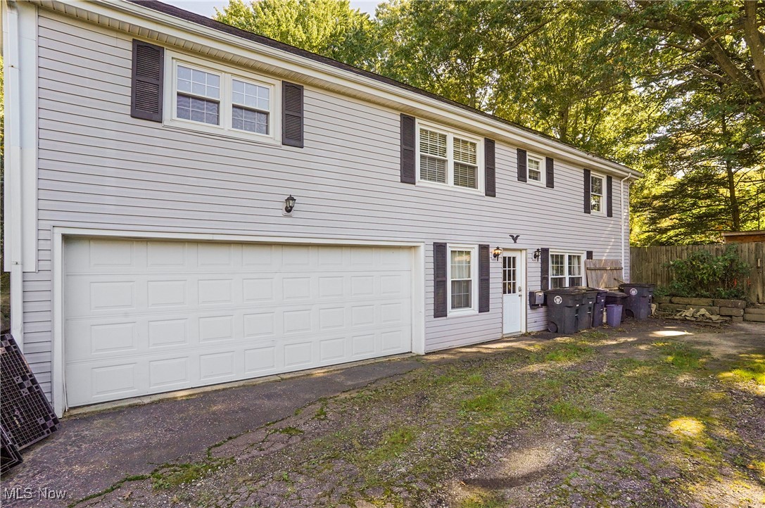 Akron, Ohio 44313, United States, 3 Bedrooms Bedrooms, ,3 BathroomsBathrooms,Residential,Contingent,39635