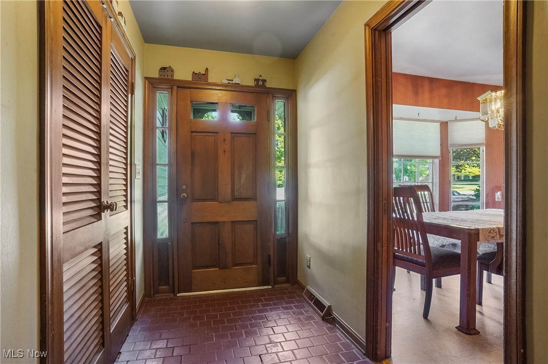 Akron, Ohio 44313, United States, 3 Bedrooms Bedrooms, ,3 BathroomsBathrooms,Residential,Contingent,39635