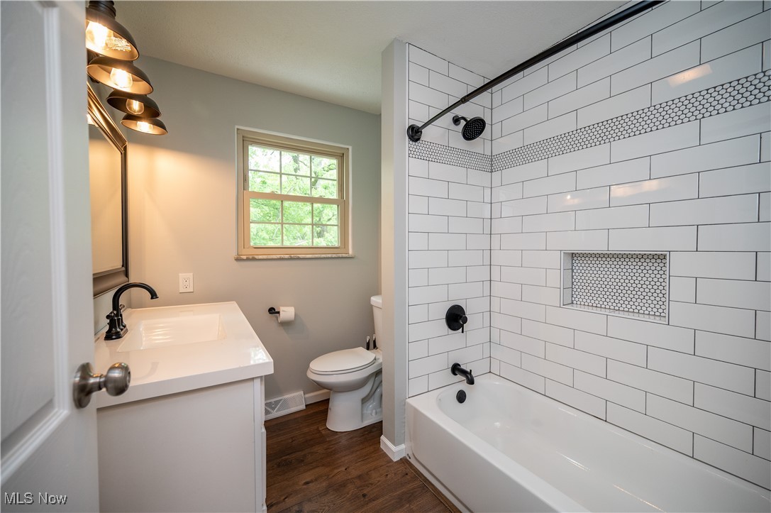 1768 Celeste Circle, Austintown, Ohio image 15