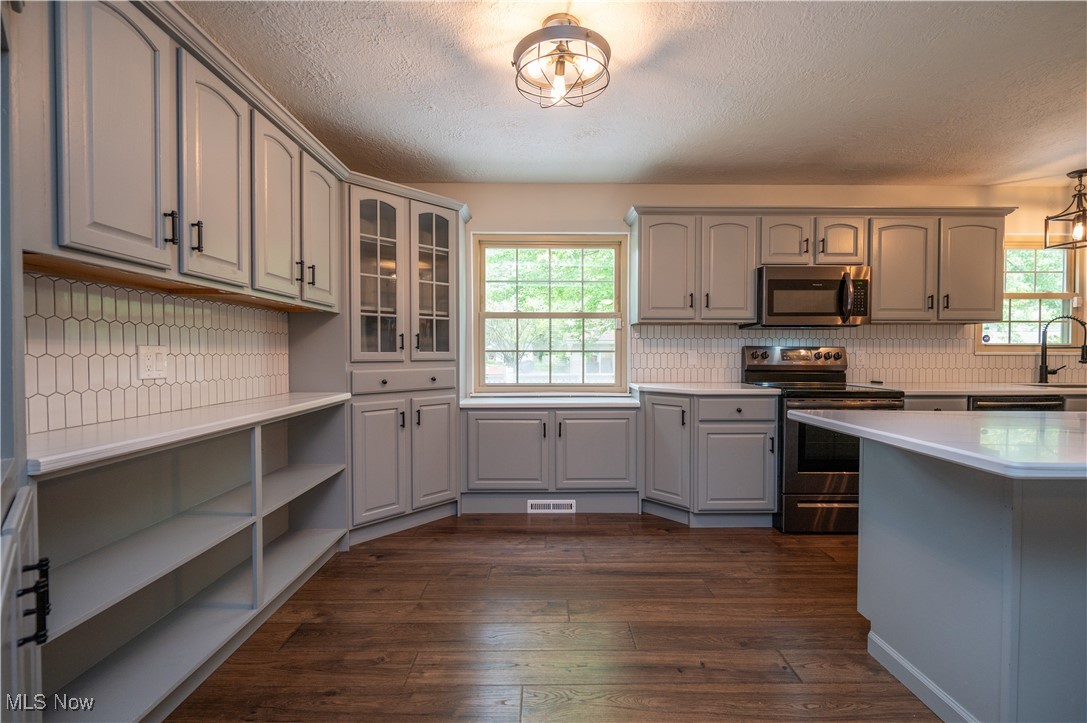 1768 Celeste Circle, Austintown, Ohio image 7