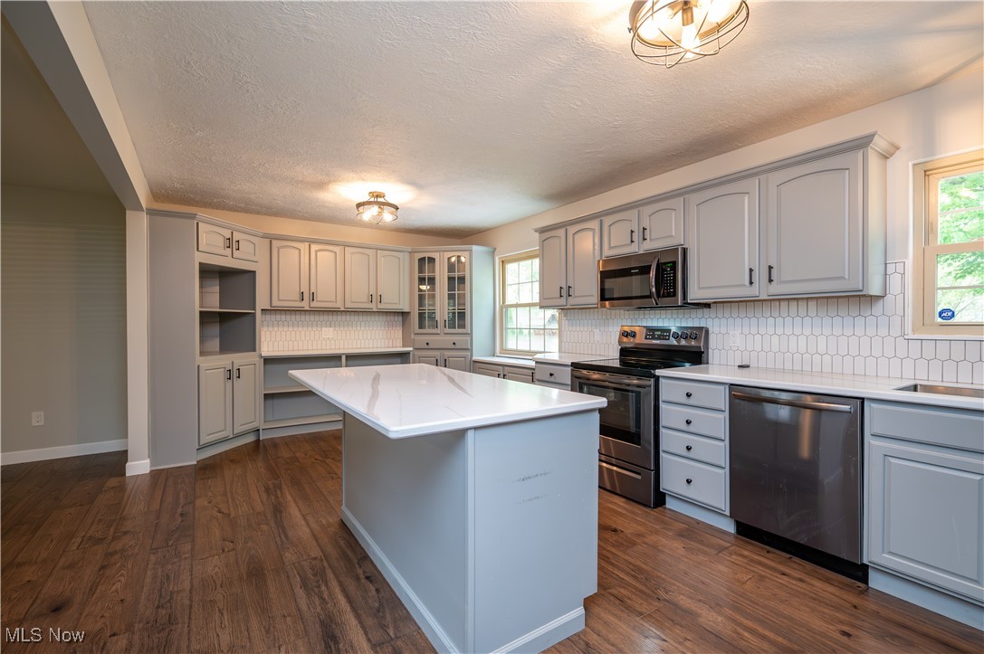 1768 Celeste Circle, Austintown, Ohio image 8