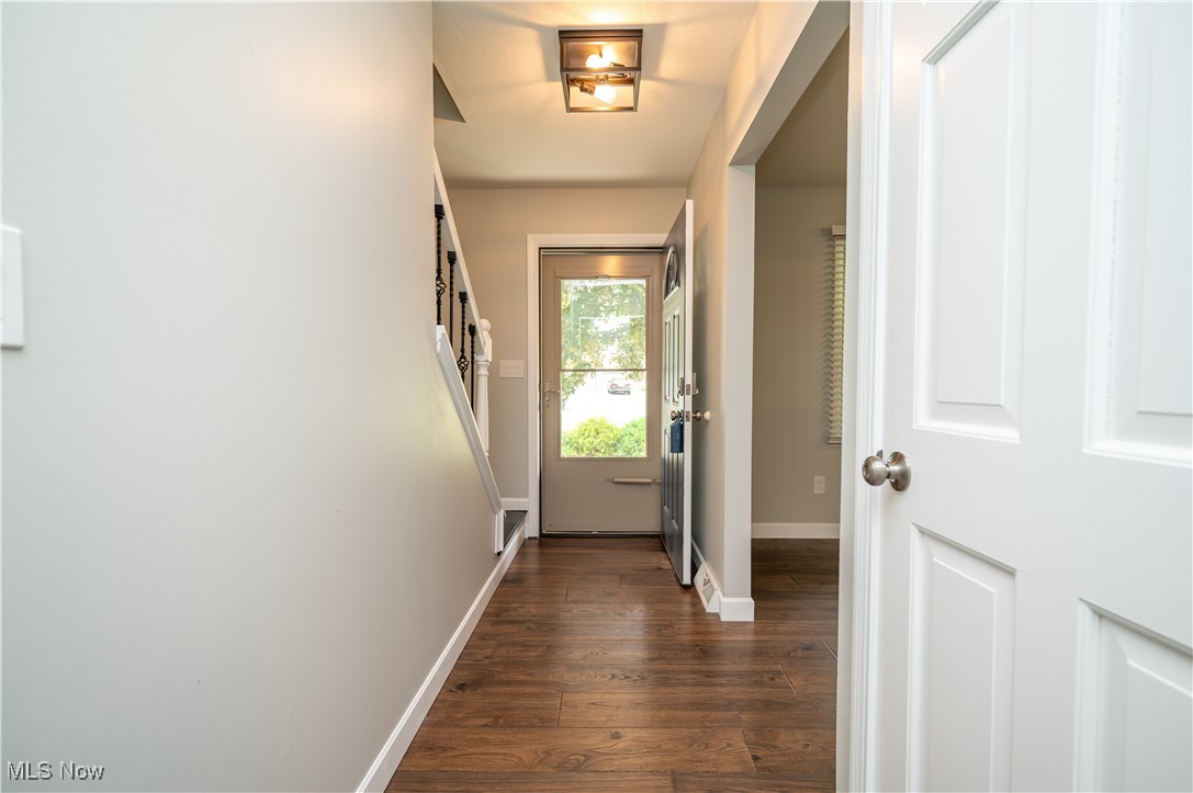 1768 Celeste Circle, Austintown, Ohio image 2