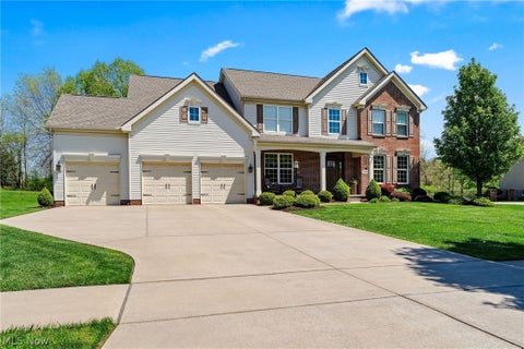 Homes For Sale - 2886 Parnham Drive<br/> Medina, OH 44256