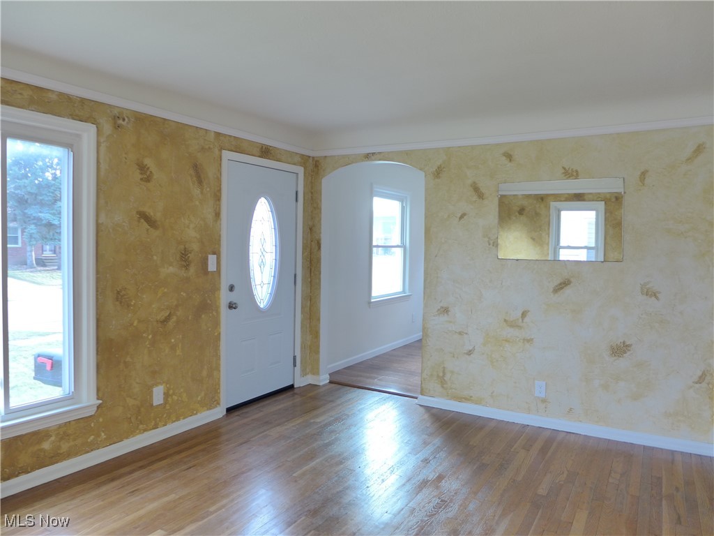 2906 Parklane Drive, Parma, Ohio image 3