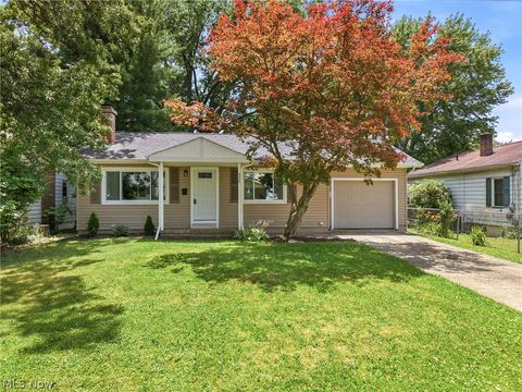 Homes For Sale - 324 Superior Street<br/> Newton Falls, OH 44444
