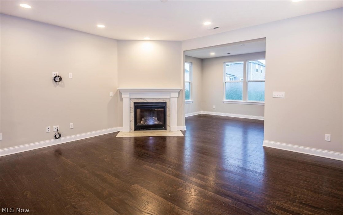 The Retreat at Lake Forest - Residential