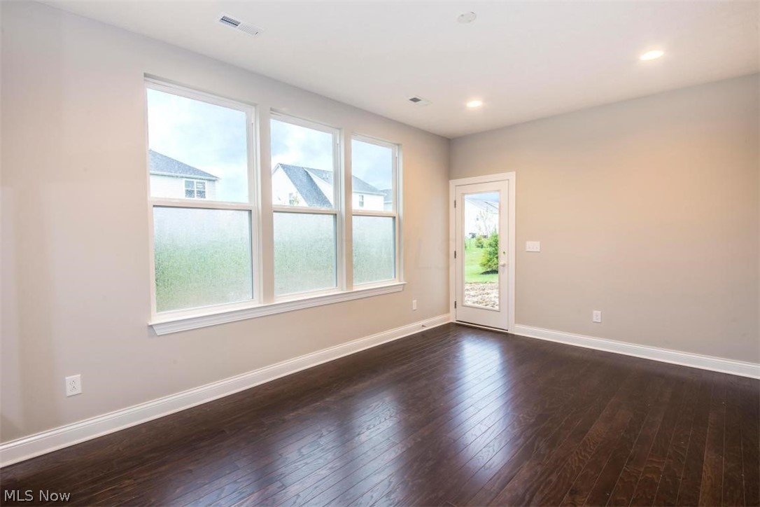 The Retreat at Lake Forest - Residential