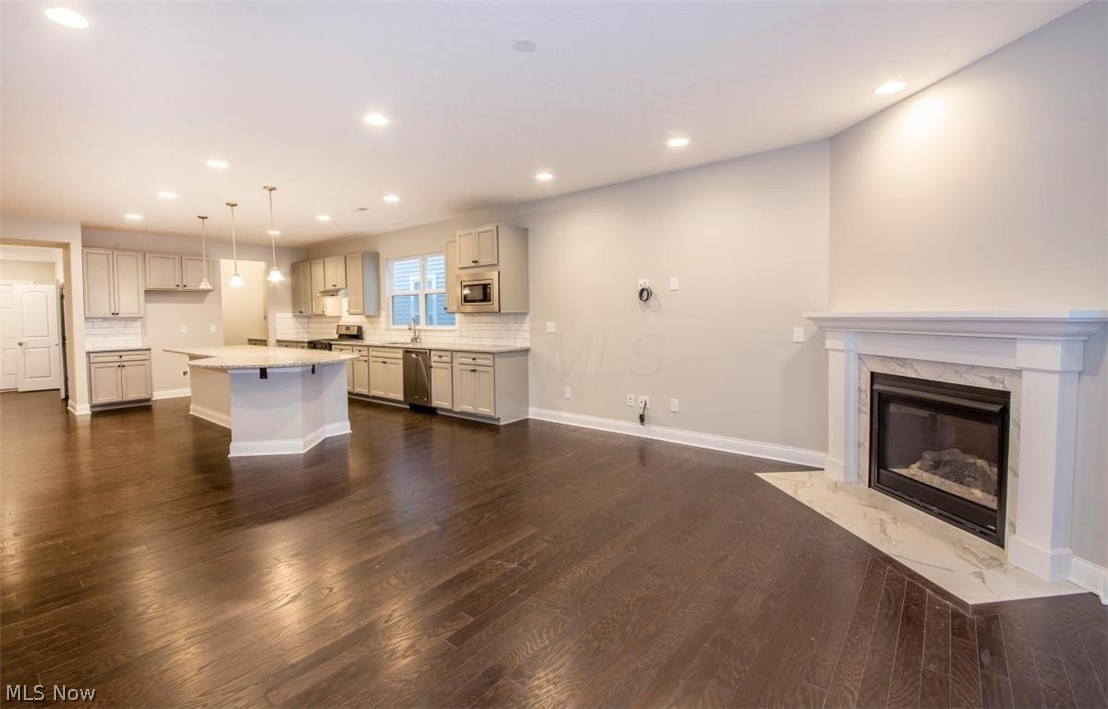 The Retreat at Lake Forest - Residential