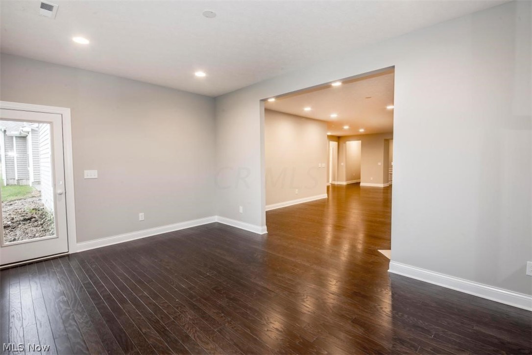 The Retreat at Lake Forest - Residential