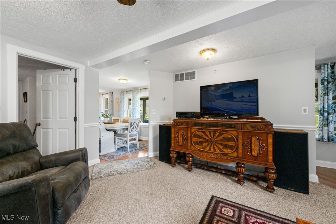 Medina, Ohio 44256, United States, 3 Bedrooms Bedrooms, ,2 BathroomsBathrooms,Residential,Pending,182781