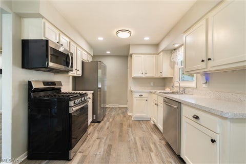 Tiny photo for 3194 S Bender Avenue, Akron, OH 44319 (MLS # 5252218)