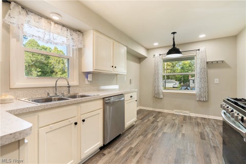 Tiny photo for 3194 S Bender Avenue, Akron, OH 44319 (MLS # 5252218)