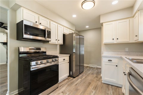 Tiny photo for 3194 S Bender Avenue, Akron, OH 44319 (MLS # 5252218)