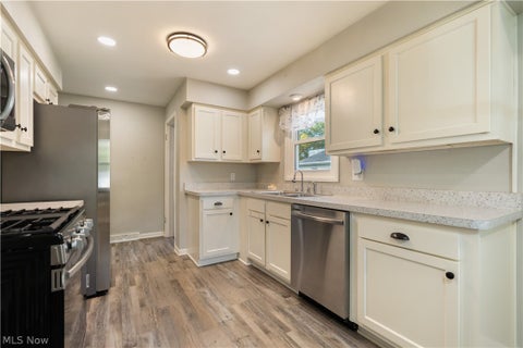 Tiny photo for 3194 S Bender Avenue, Akron, OH 44319 (MLS # 5252218)