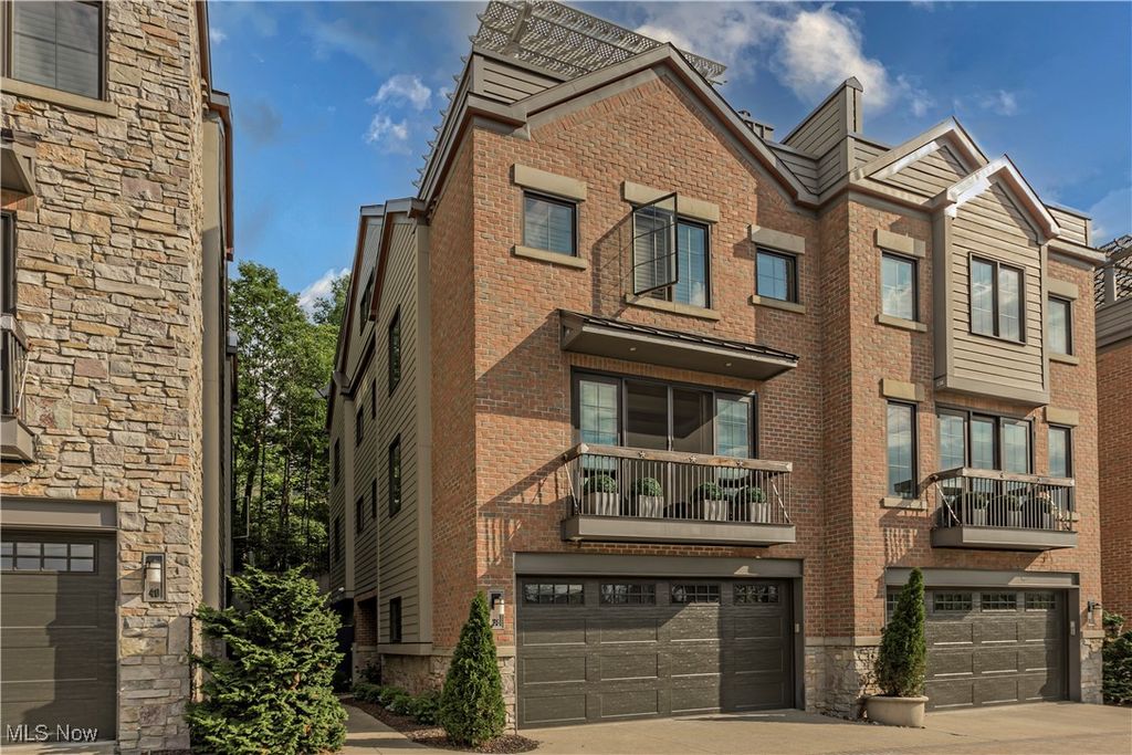 Photo of 38 W Orange Street, Chagrin Falls, OH 44022 (MLS # 5184272)