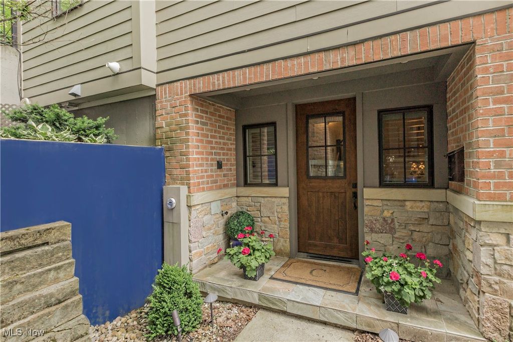 Photo of 38 W Orange Street, Chagrin Falls, OH 44022 (MLS # 5184272)