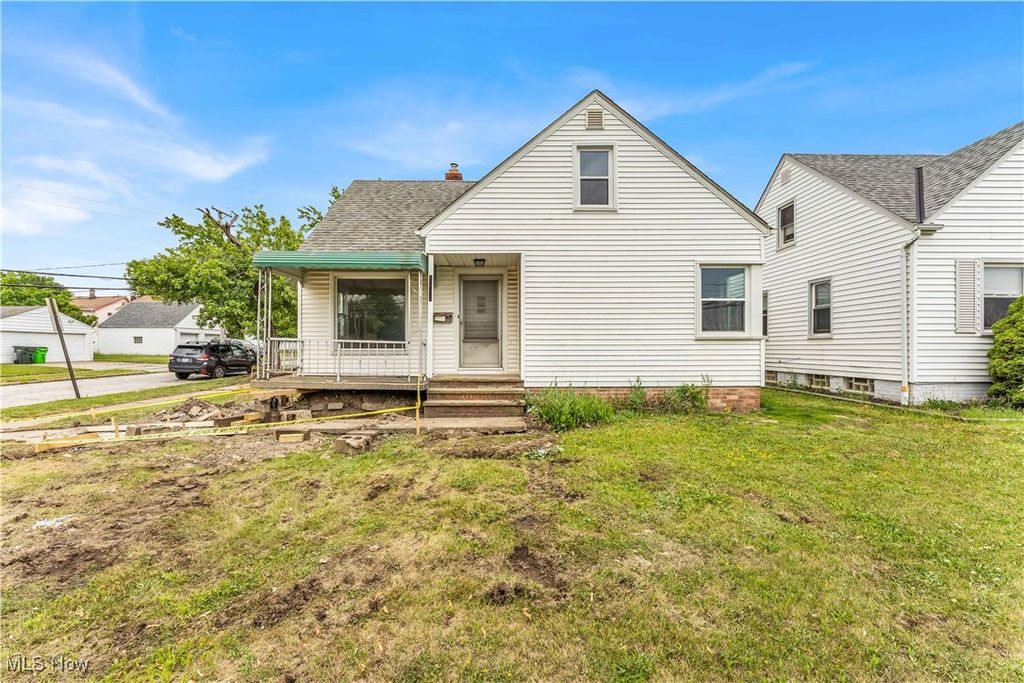 Photo of 22750 Tracy Avenue, Euclid, OH 44123 (MLS # 5175288)