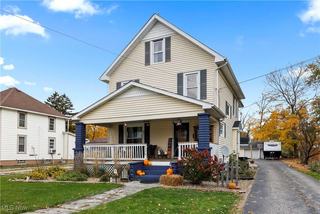 Photo of 305 S Main Street, Spencer, OH 44275 (MLS # 5168482)