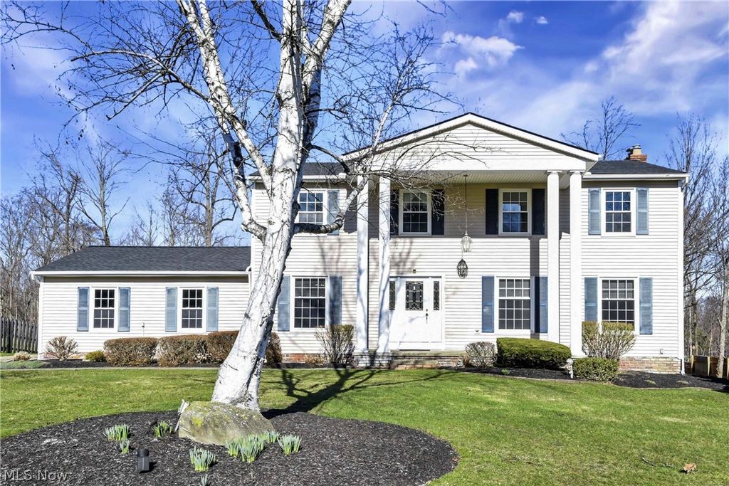 Photo of 7916 Oakridge Drive, Mentor, OH 44060 (MLS # 5192587)