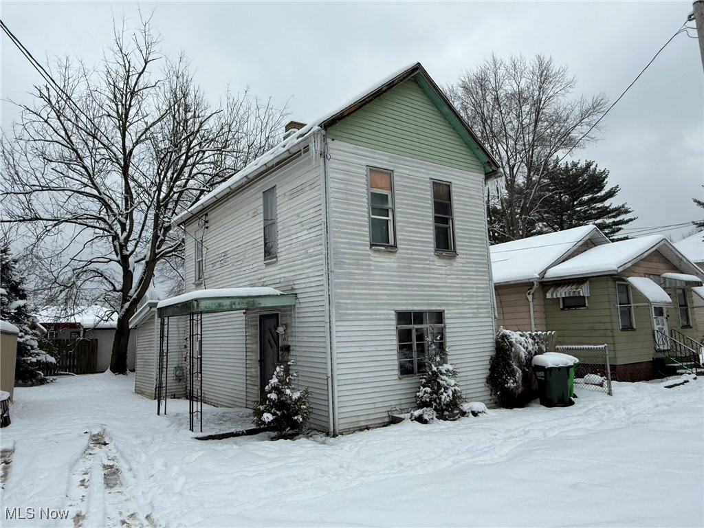 217 Mcconnell Street, Uhrichsville, Ohio image 1