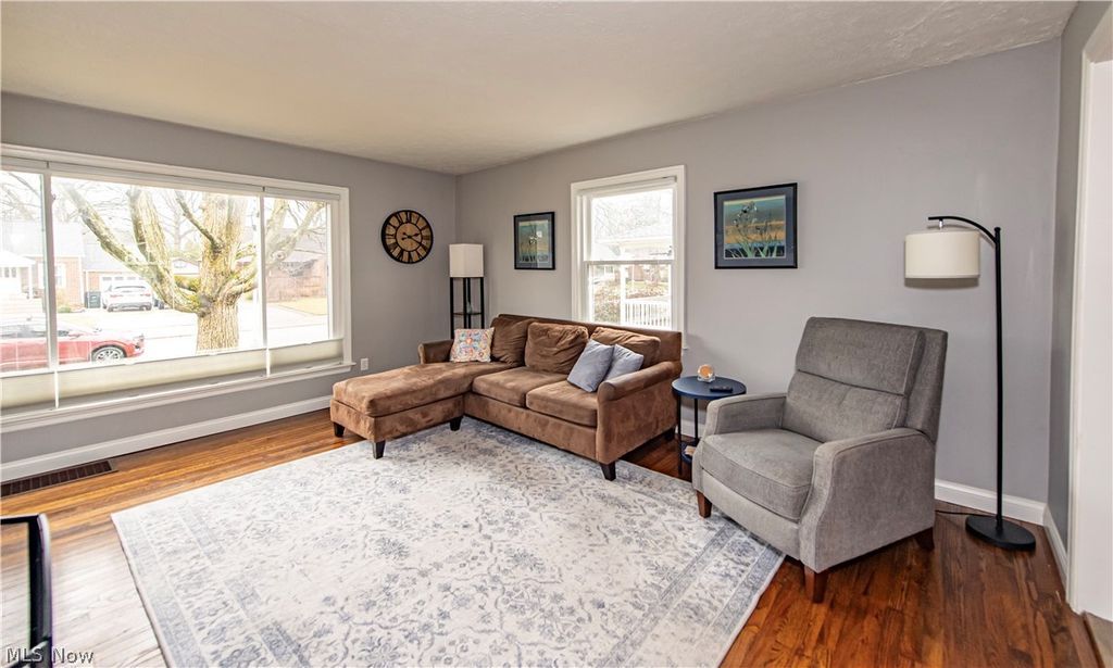 Photo of 388 Crestwood Avenue, Wadsworth, OH 44281 (MLS # 5188112)