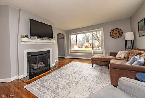 Tiny photo for 388 Crestwood Avenue, Wadsworth, OH 44281 (MLS # 5188112)