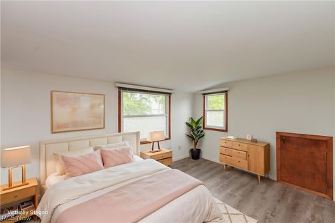 Tiny photo for 5906 Twin Lakes Drive, Parma, OH 44129 (MLS # 5210321)