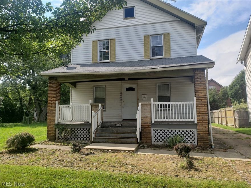Large 3 bedroom 2 bath house, large rooms, big backyard for the kids, some updates has been tenant occupied. Basement plumbed in for a 3rd bath and walls installed to finish basement rooms, has a main floor laundry room with tiles. Awesome soaker tub with jets