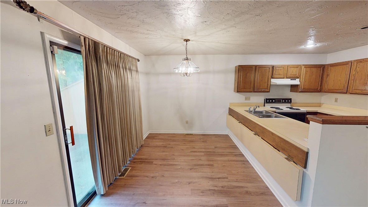 Windchimes On Summit - Residential